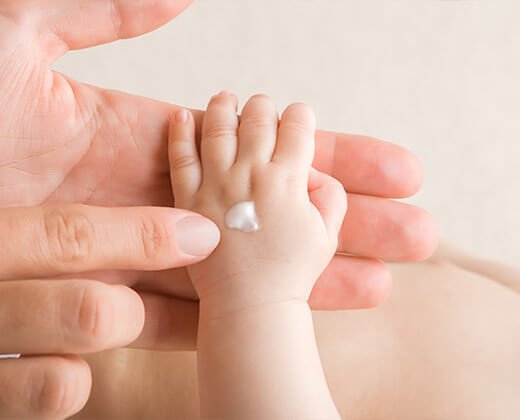 pielęgnacja suchej skóry u niemowlaka